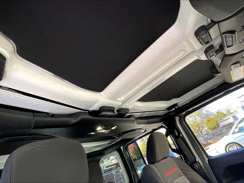 Used 2023 Jeep Wrangler Unlimited Rubicon image 28