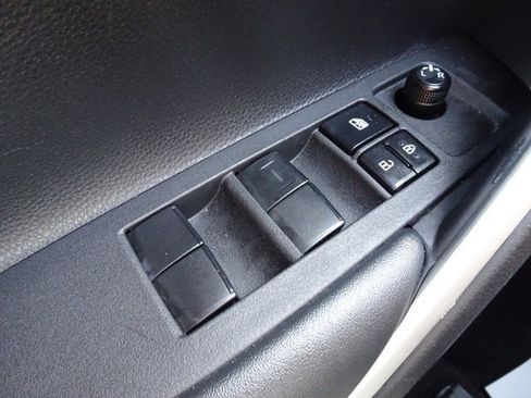 Used 2024 Toyota Corolla Cross SE image 25