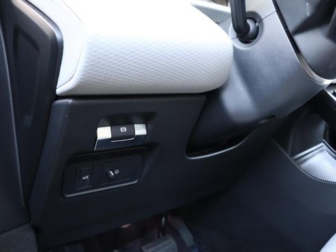 Used 2021 Land Rover Range Rover Evoque S image 39