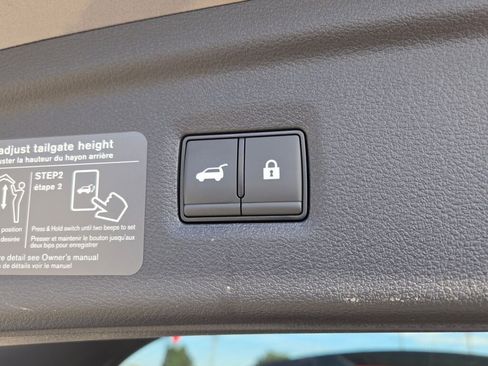 Used 2024 INFINITI QX50 Sport image 18