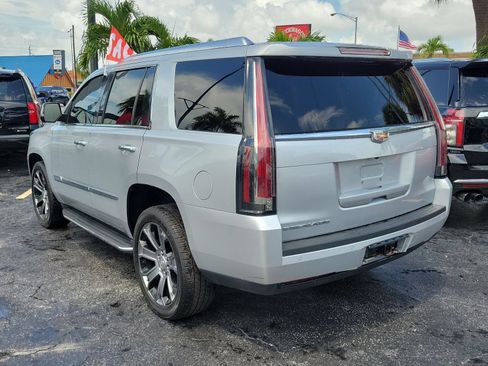 Used 2016 Cadillac Escalade Luxury AWD/4WD image 6