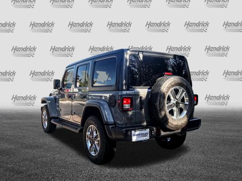 Used 2022 Jeep Wrangler Unlimited Sahara image 8