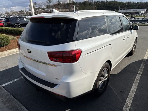 Used 2021 Kia Sedona EX image 11