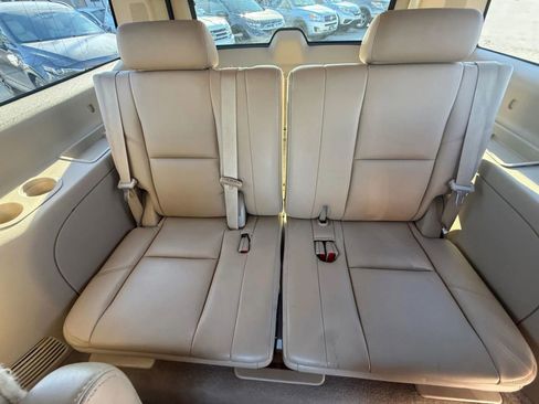 Used 2012 Cadillac Escalade ESV Premium image 19