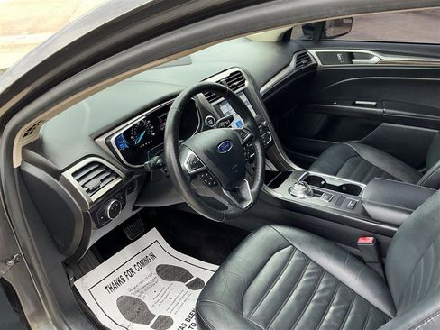 Used 2017 Ford Fusion SE w/ Fusion SE Technology Package FWD image 29