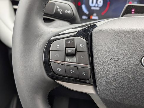 New 2026 Ford Explorer Platinum image 34