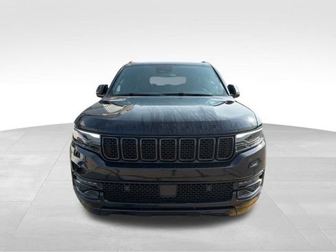 Used 2024 Jeep Wagoneer Series II AWD/4WD image 3