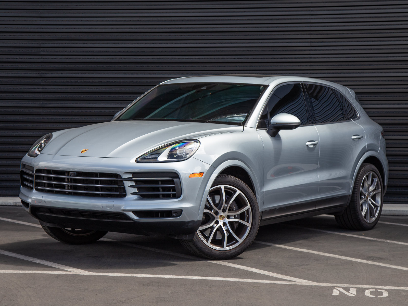 Certified 2023 Porsche Cayenne AWD/4WD image 1