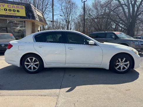 Used 2011 INFINITI G25 Journey w/ Moonroof Pkg image 8