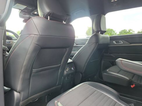 Used 2025 Ford Explorer ST-Line AWD/4WD image 17