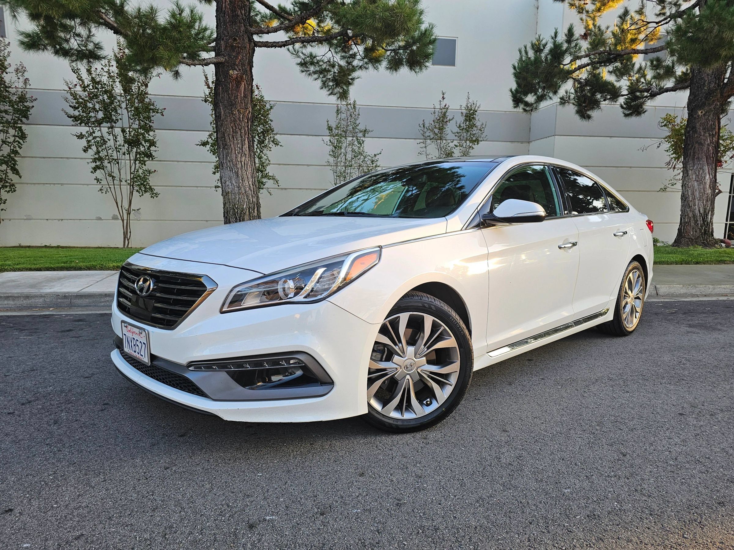Used 2015 Hyundai Sonata Limited 2.0T FWD image 1
