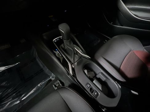 Used 2025 Toyota Corolla SE w/ SE Premium Package FWD image 25