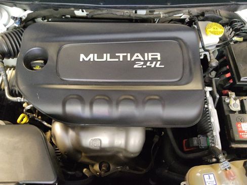 Used 2019 Jeep Cherokee Latitude w/ Popular Appearance Group image 30