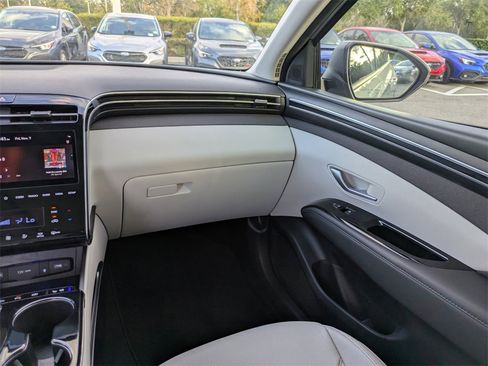Used 2023 Hyundai Tucson Limited image 16
