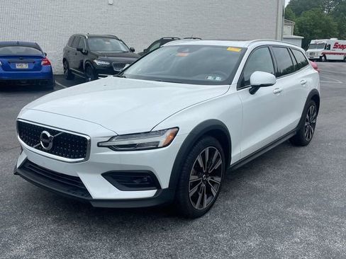 Used 2021 Volvo V60 T5 Cross Country w/ Climate Package AWD/4WD image 1