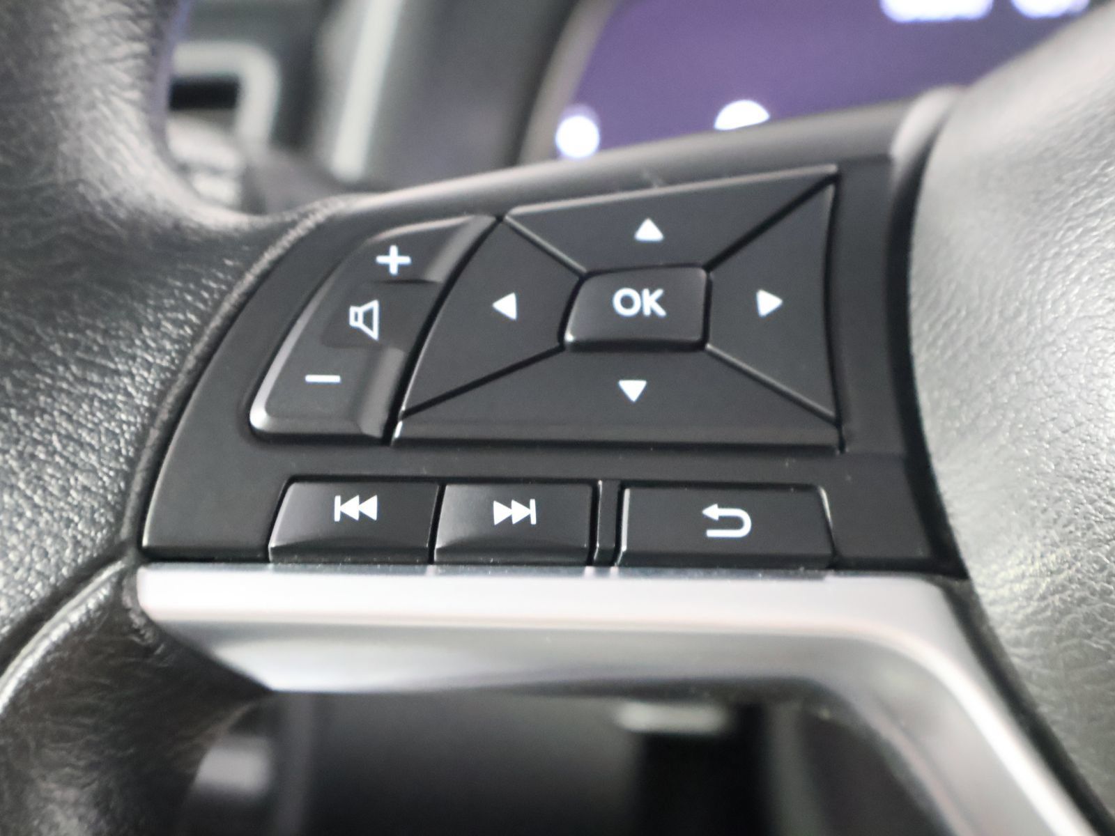 Used 2025 Nissan Leaf S FWD image 33