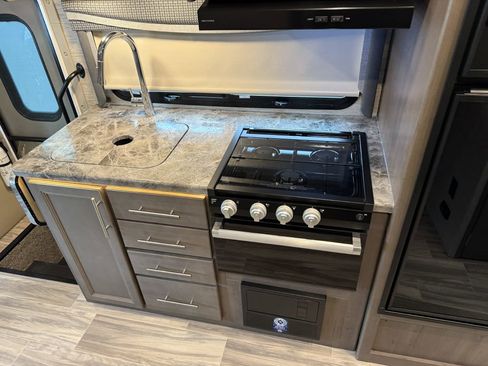 Used 2023 Ford E-450 and Econoline 450 Super Duty w/ Motorhome Prep Package image 64