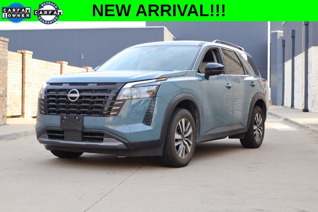 Used 2026 Nissan Pathfinder SL FWD image 1