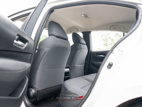 Used 2020 Toyota Corolla LE image 18