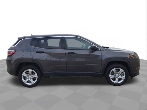 Used 2023 Jeep Compass Sport image 6