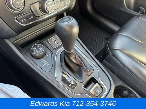 Used 2022 Jeep Cherokee Trailhawk w/ Technology Group B image 34