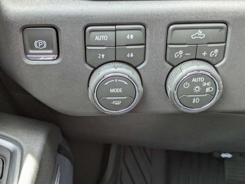 New 2026 Chevrolet Silverado 1500 LT Trail Boss w/ Convenience Package II AWD/4WD image 14