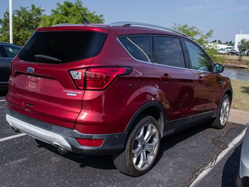 Used 2019 Ford Escape Titanium FWD image 4