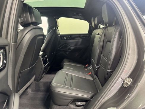 Used 2023 Porsche Cayenne Base image 25