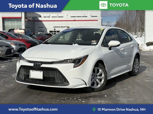 Certified 2022 Toyota Corolla LE image 1