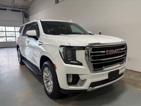 Used 2024 GMC Yukon XL SLT AWD/4WD image 5