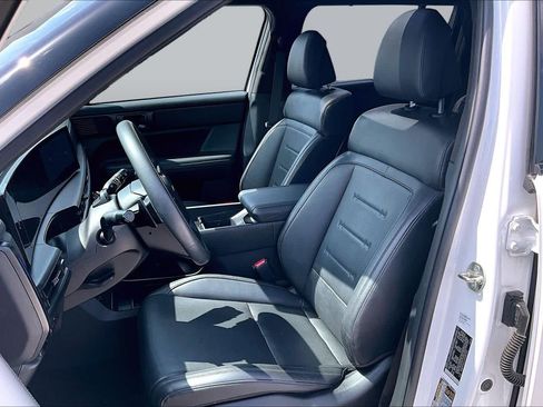 Used 2025 Hyundai Santa Fe Calligraphy FWD image 8