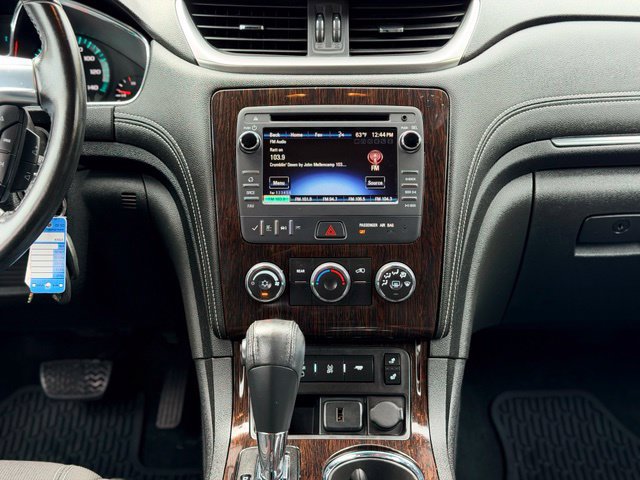 Used 2016 Chevrolet Traverse LT w/ Style and Technology Package FWD image 21