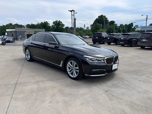 Used 2017 BMW 750i xDrive AWD/4WD image 79
