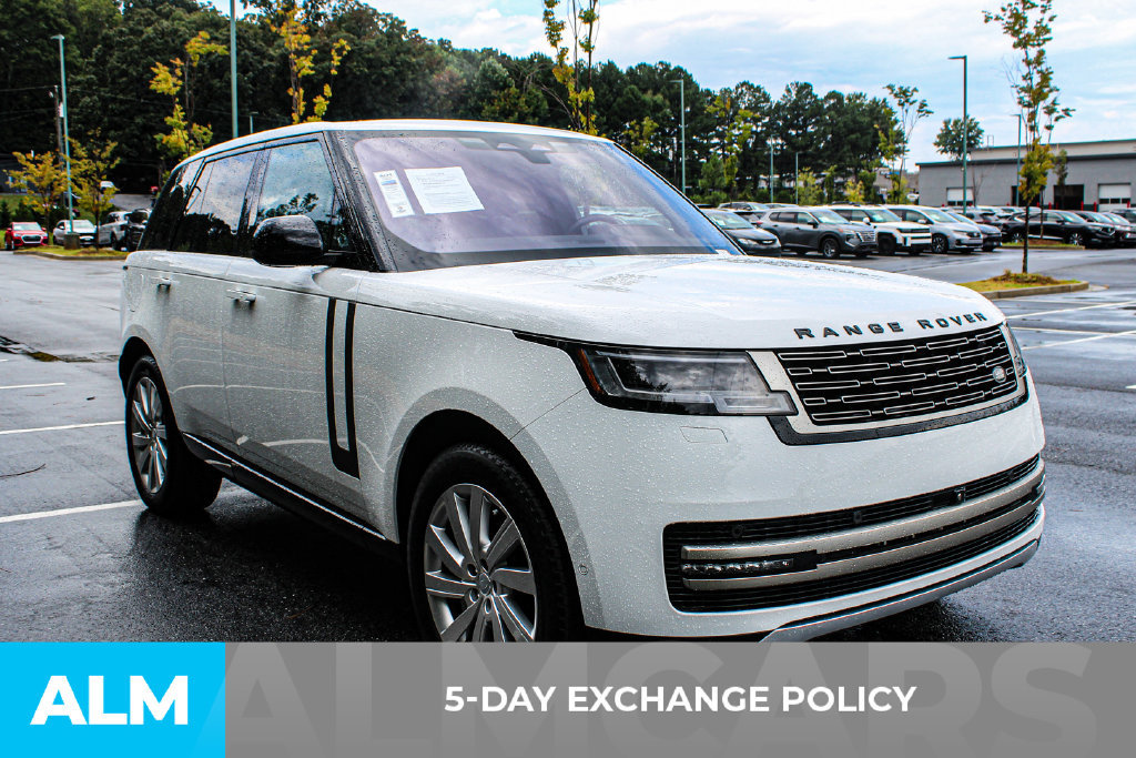 Used 2023 Land Rover Range Rover SE AWD/4WD image 3