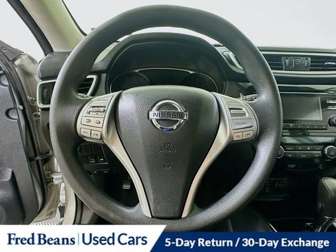 Used 2015 Nissan Rogue SV AWD/4WD image 16