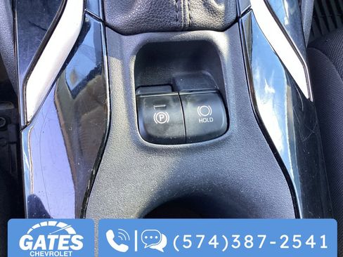 Used 2021 Toyota Corolla LE image 27