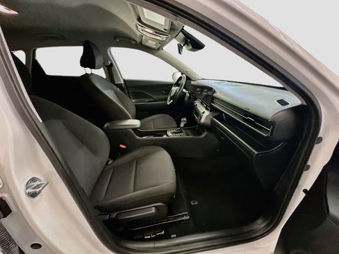 Used 2025 Hyundai Kona SEL AWD/4WD image 32