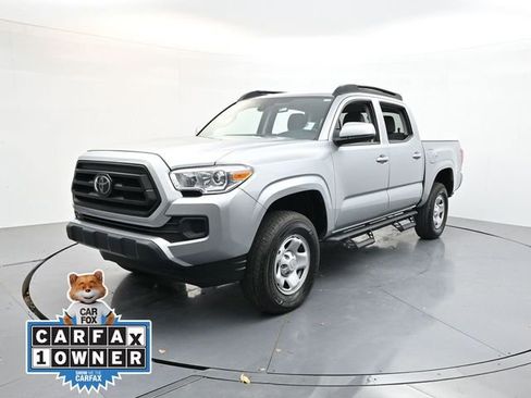 Used 2023 Toyota Tacoma SR image 4