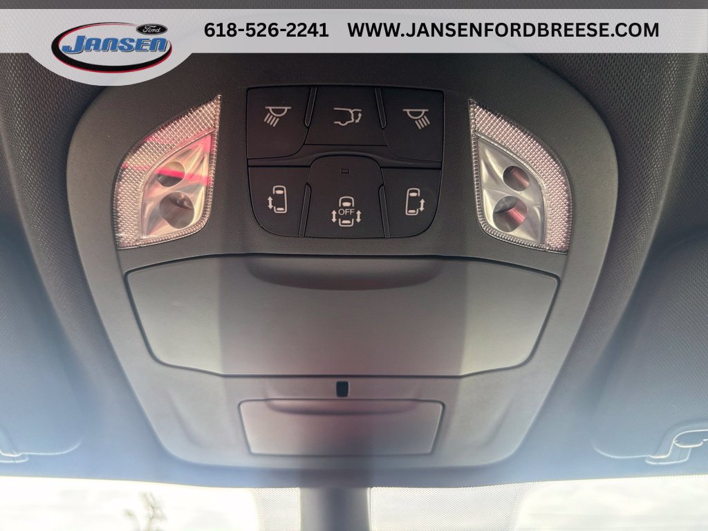 Used 2025 Chrysler Pacifica Select FWD image 25