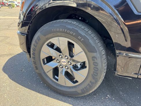 Used 2025 Ford F150 STX w/ Equipment Group 200A RWD image 26