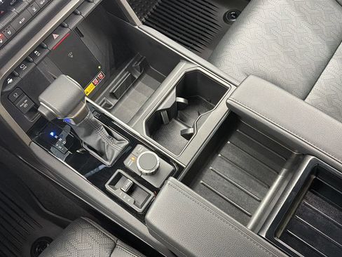 Used 2025 Toyota Tundra Limited image 23