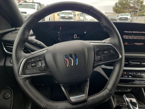 Used 2025 Buick Envista Avenir image 16