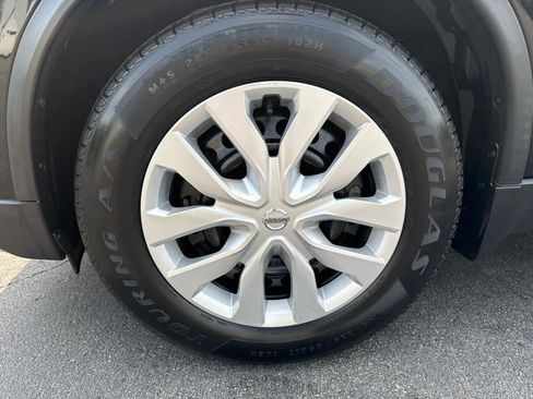 Used 2018 Nissan Rogue S AWD/4WD image 9