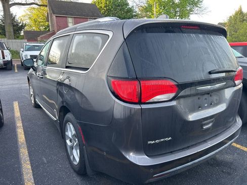 Used 2017 Chrysler Pacifica Touring-L Plus w/ Advanced Safetytec Group FWD image 7