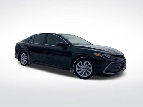 Used 2023 Toyota Camry LE image 29