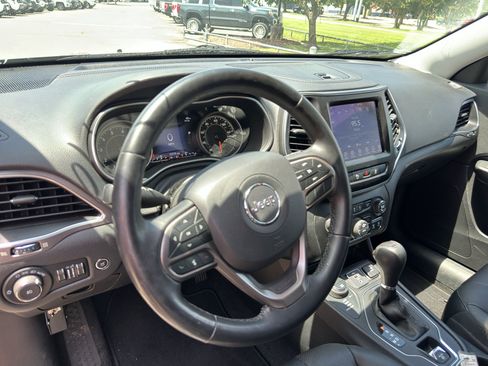 Used 2021 Jeep Cherokee Latitude Lux w/ Comfort/Convenience Group AWD/4WD image 31