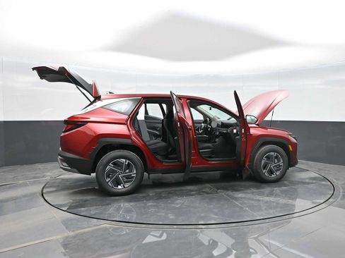 New 2026 Hyundai Tucson Blue SE image 30