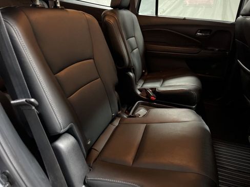 Used 2022 Honda Pilot Touring image 12