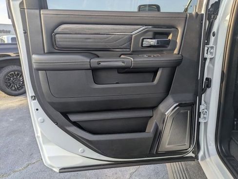 New 2025 RAM 3500 Limited image 28