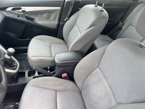 Used 2010 Toyota Matrix FWD image 5